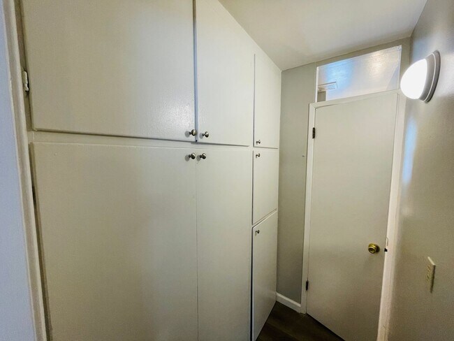 Building Photo - Studio apartment for RENT in South Lake Tahoe