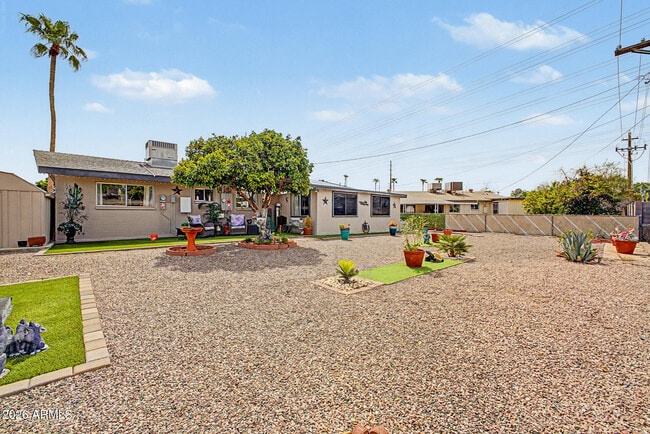 Building Photo - 410 N 56th Pl