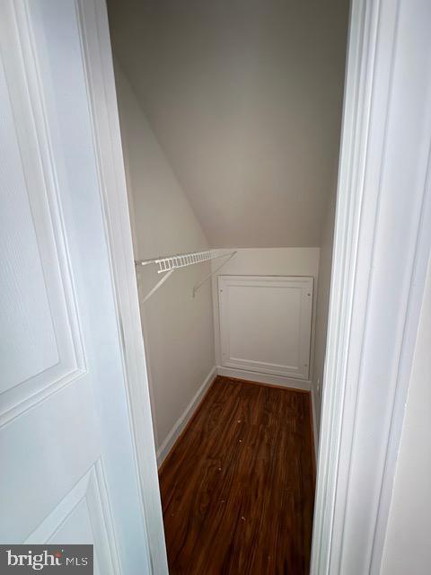 Building Photo - 1811 Fallbrook Ln