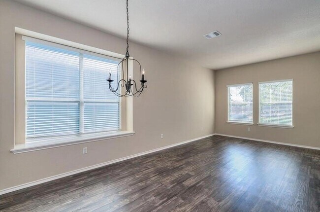 Building Photo - 106 Mertz Ln