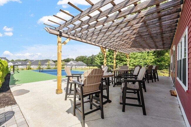 Building Photo - 65 Palmetto Dr