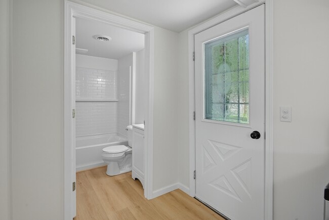 Building Photo - 9358 N Saginaw Rd