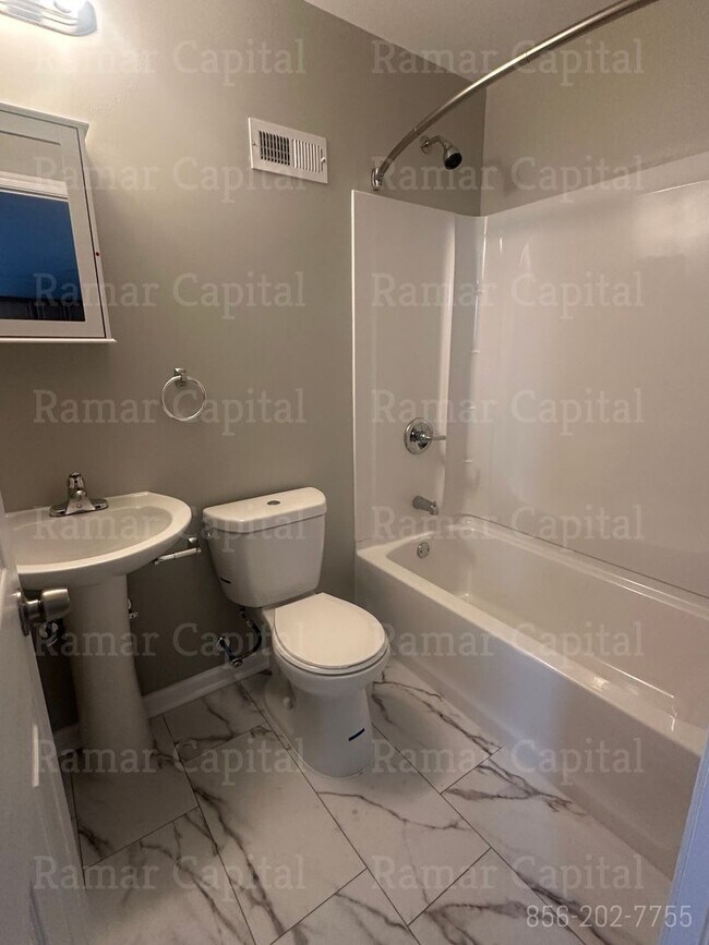 Building Photo - 451 Line St