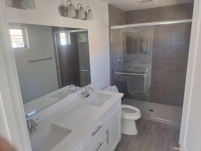 Building Photo - 9543 W Troy Dr