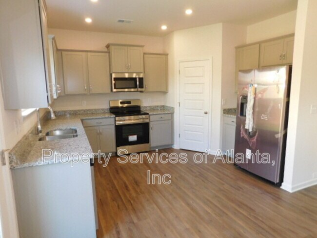 Building Photo - 246 Dupont Dr