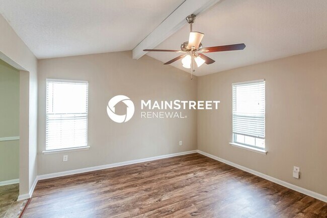 Building Photo - 3 Bedroom Pet-Friendly Home in Memphis, TN with Main Street Renewal
