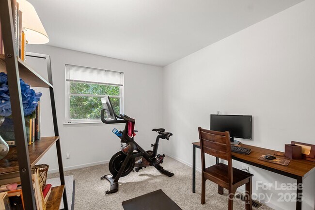 Building Photo - 8211 Park Vista Cir