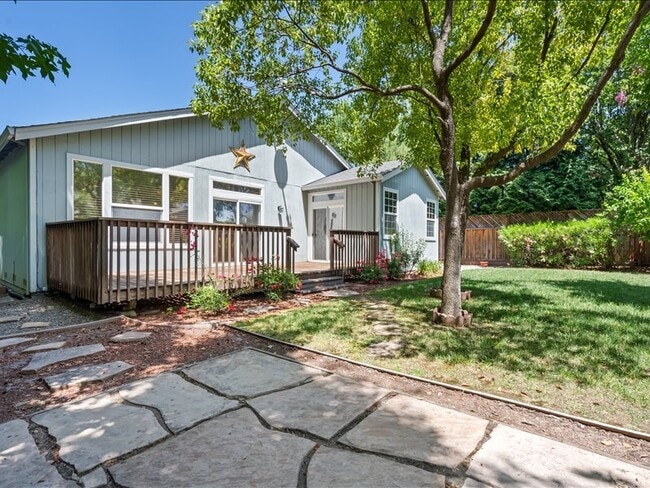 Building Photo - 9759 Dawn Way
