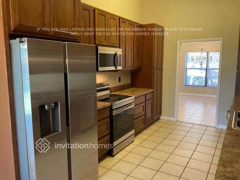 Building Photo - 2814 Luce Dr N