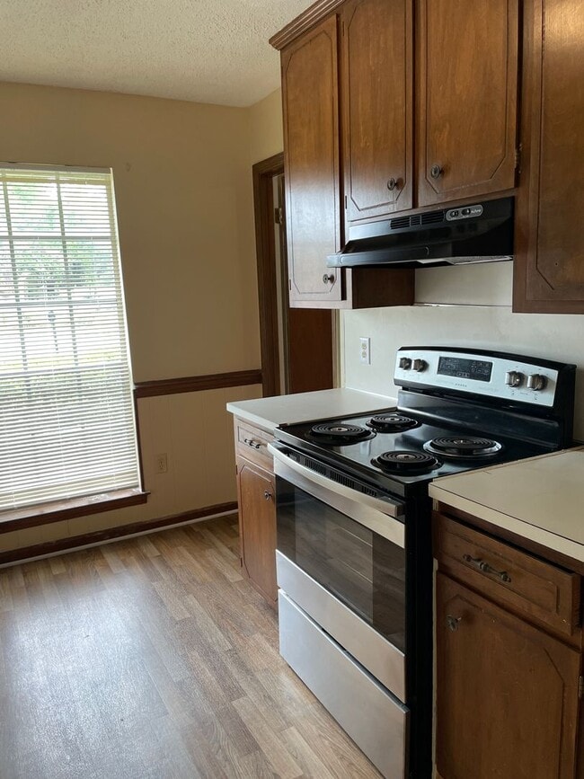 Building Photo - 242 Adler Dr