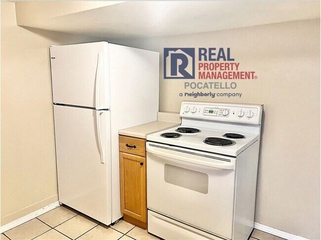 Building Photo - 611 N 11th Ave