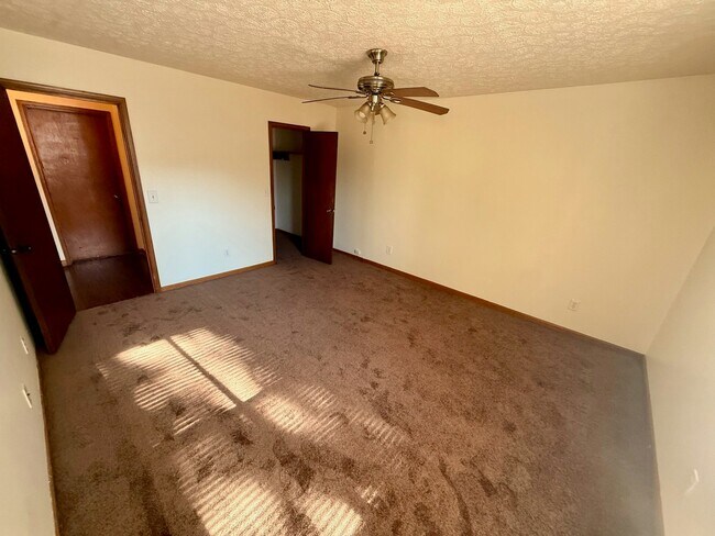 Building Photo - 3967 Wabash Ln