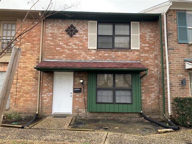 Building Photo - 1704 Jenkins Rd