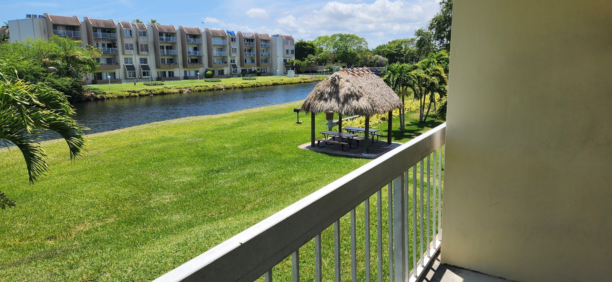 Building Photo - 7805 Camino Real