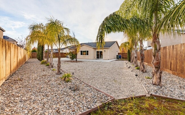 Building Photo - Loma Vista Home on 8800sf Lot for Lease