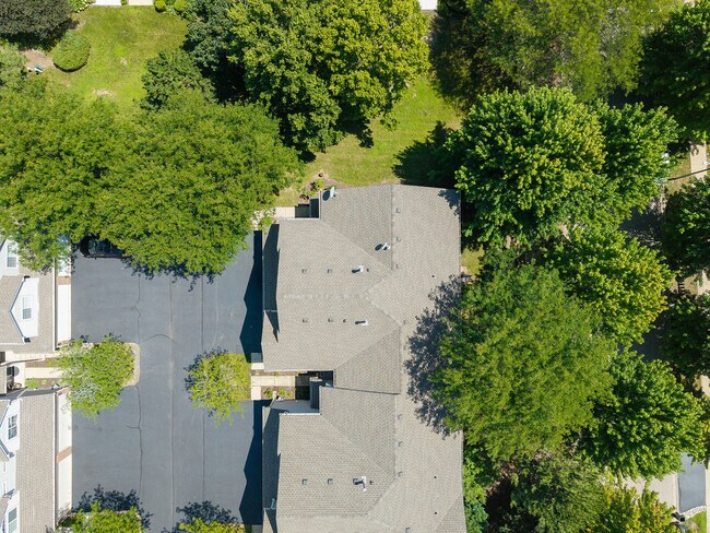 Building Photo - 311 Abington Woods Dr
