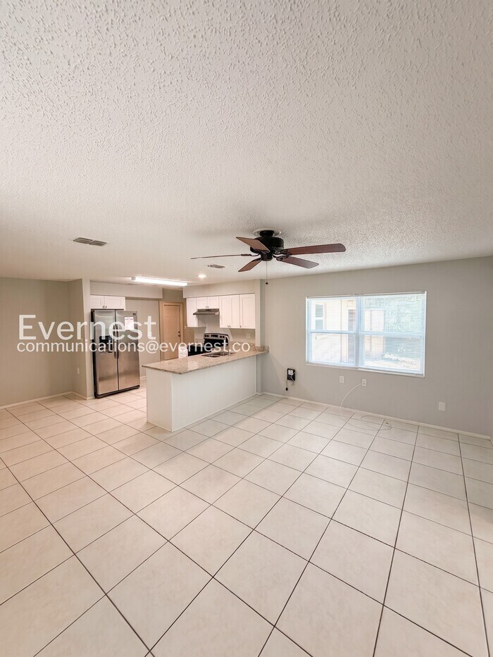 Building Photo - 10485 Lightwood St