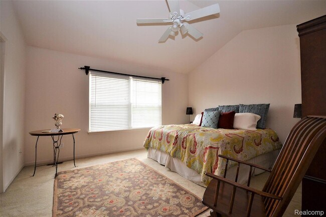 Building Photo - 4890 Spring Meadow Dr