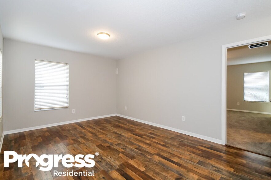 Building Photo - 9540 Simeon Dr