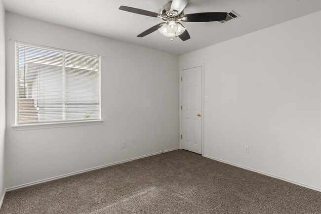 Building Photo - 909 Settlement Cove