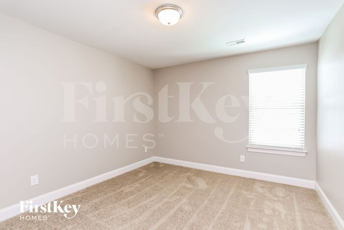 Building Photo - 2205 Wise Owl Dr