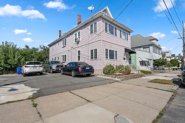 Building Photo - 205 Emerald St