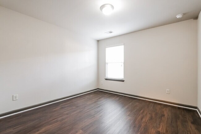 Building Photo - 581 Sweet Ashley Way