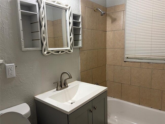 Building Photo - 3929 NW 32nd St