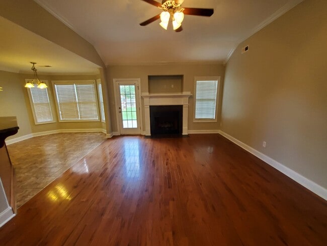 Building Photo - 486 Bell Cir