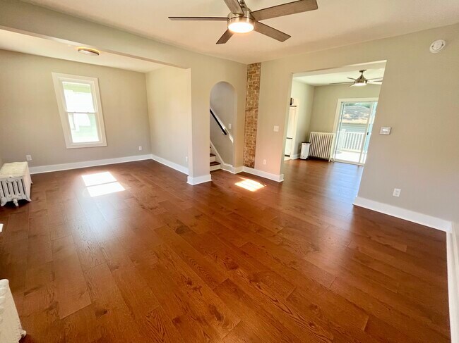 Building Photo - 602 Howard Ave