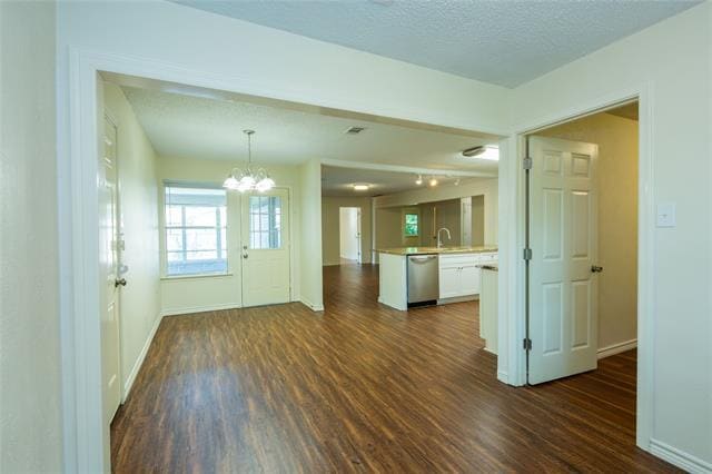Building Photo - 501 Dogwood Dr