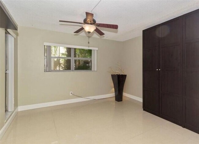 Building Photo - 5276 NE 6th Ave