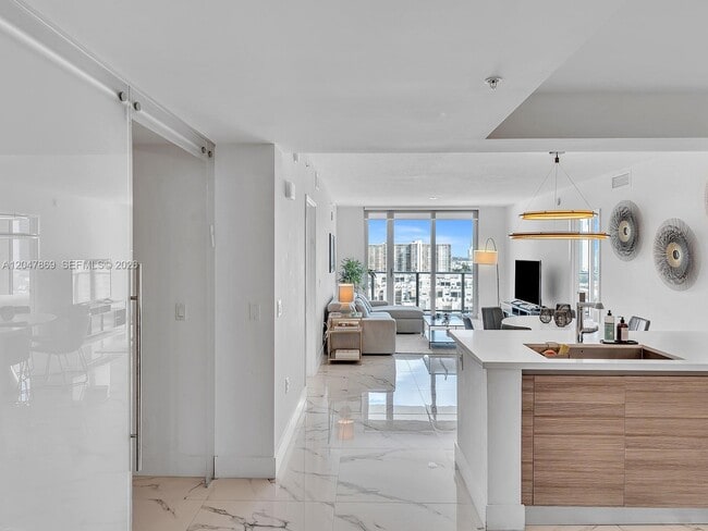 Building Photo - 300 Sunny Isles Blvd