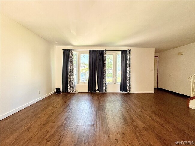 Building Photo - 90 E Summerset Ln