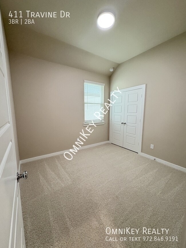 Building Photo - 411 Travine Dr