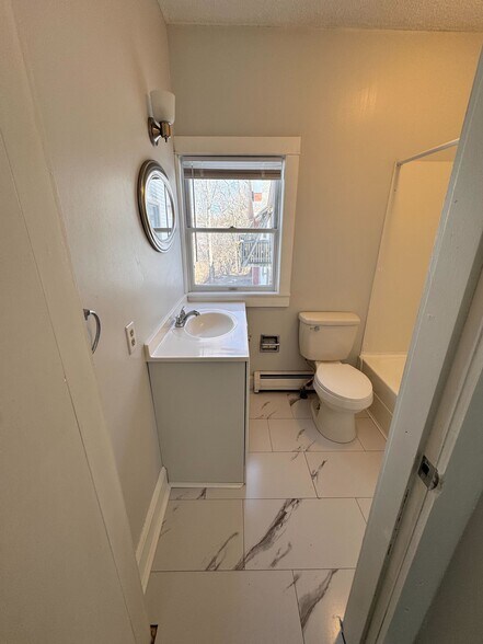 Building Photo - 317 S Main St