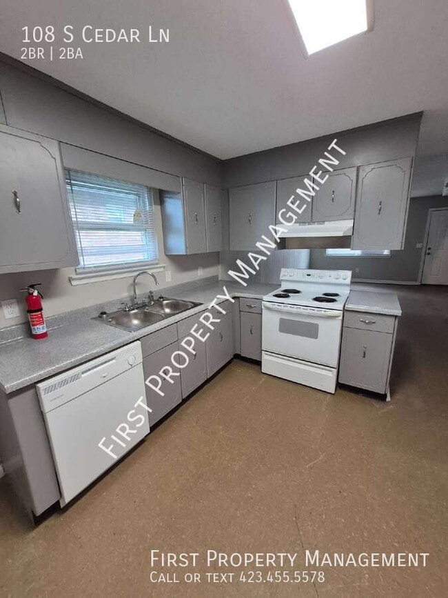 Building Photo - 108 S Cedar Ln