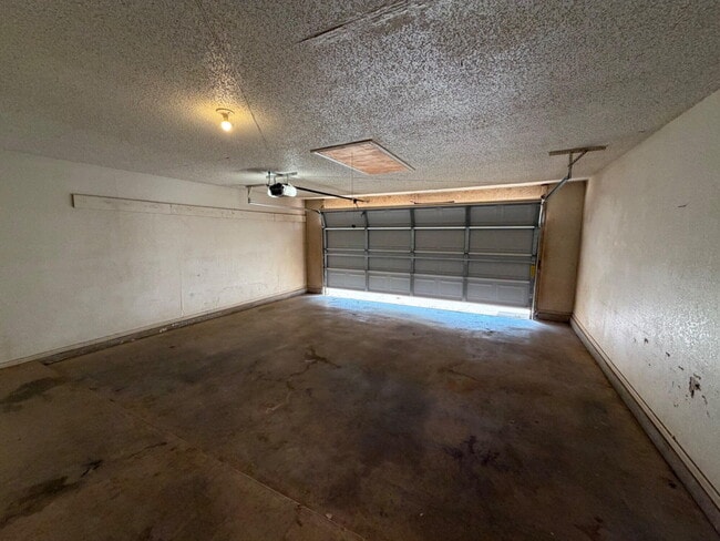 Building Photo - 5826 2nd St