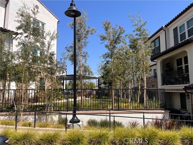 Building Photo - 9831 La Serna Dr