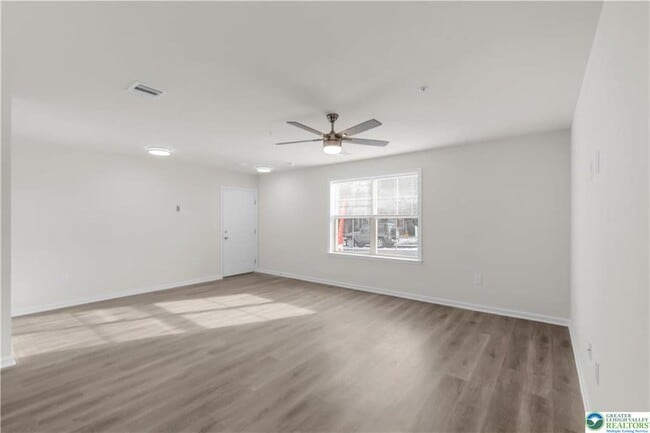 Building Photo - 1513 Maple St