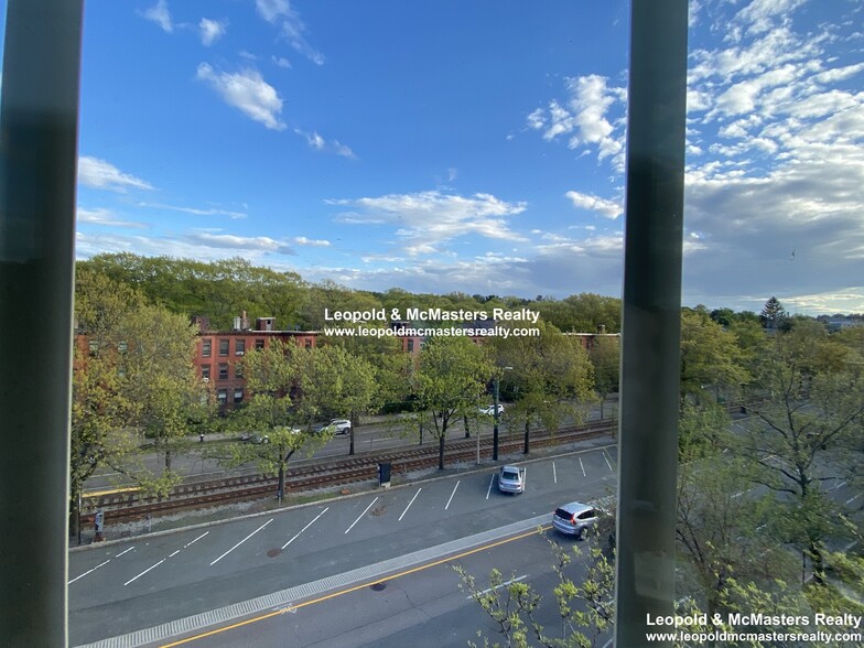 Building Photo - 1788 Beacon St