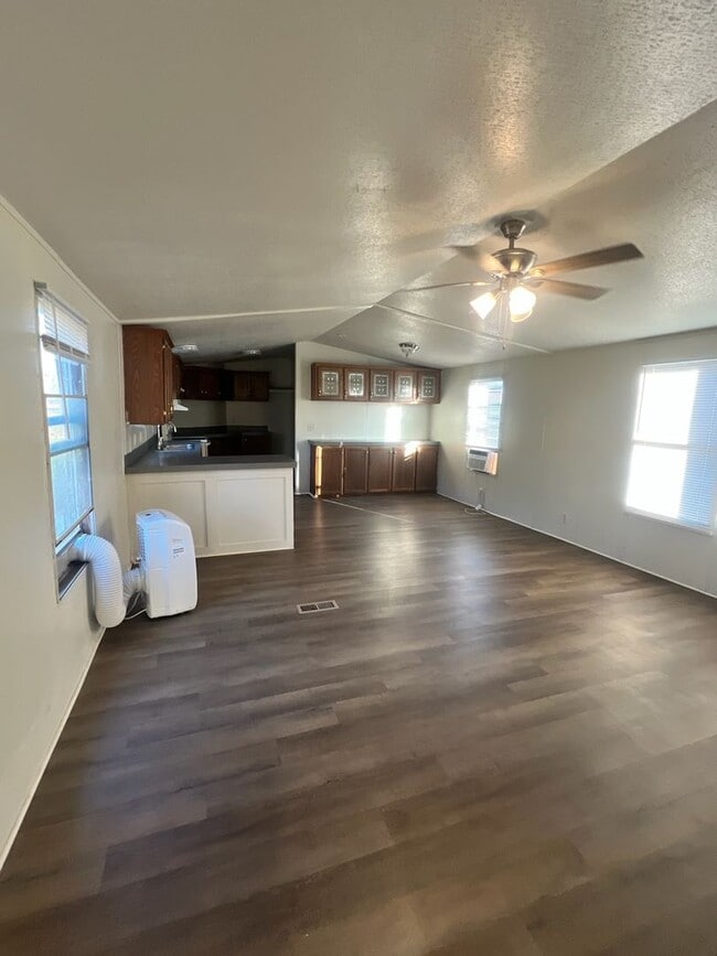 Building Photo - 1625 S 5th St