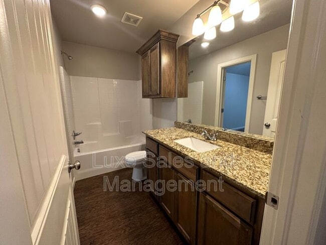 Building Photo - 4600 Loch Ln