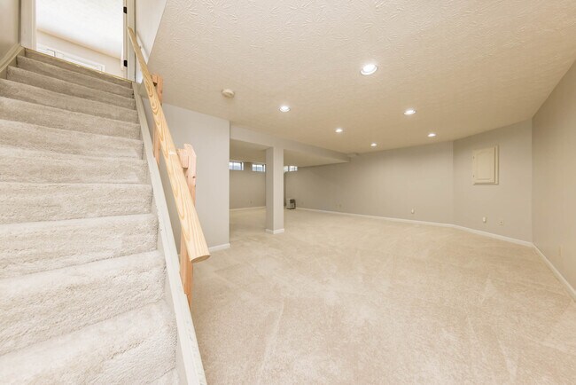 Building Photo - 5952 Sachem Ct