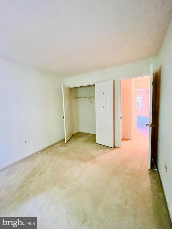 Building Photo - 6627 Westbury Oaks Ct