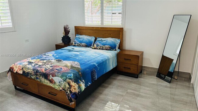 Building Photo - 443 4th Rd