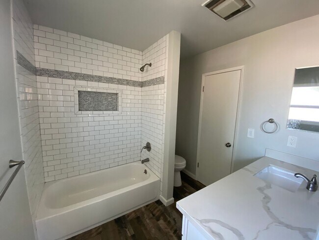 Building Photo - Peaceful and Spacious Rural Property for Rent