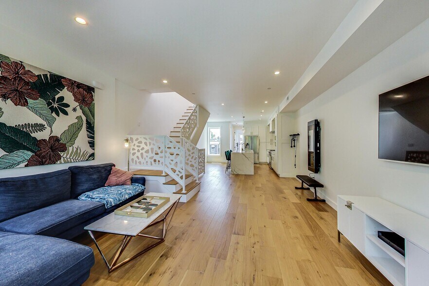 Building Photo - 25 U St NE