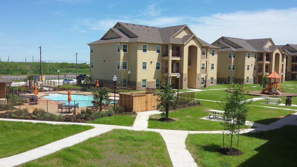 Hacienda Del Sol Apartments 698 N Stookey Rd San Benito TX 78586