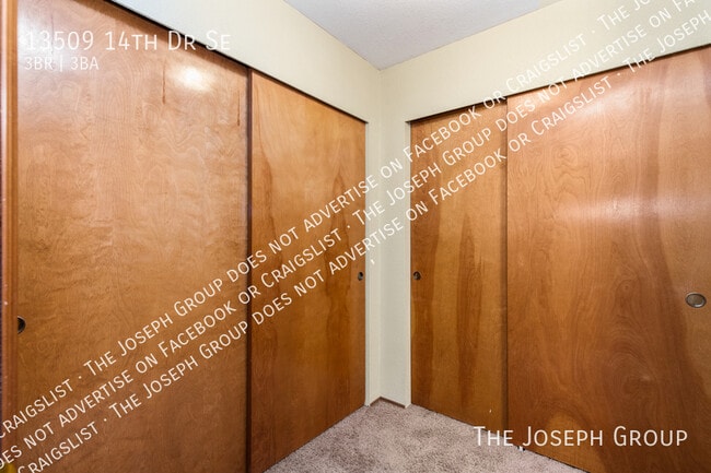 Building Photo - 13509 14th Dr SE